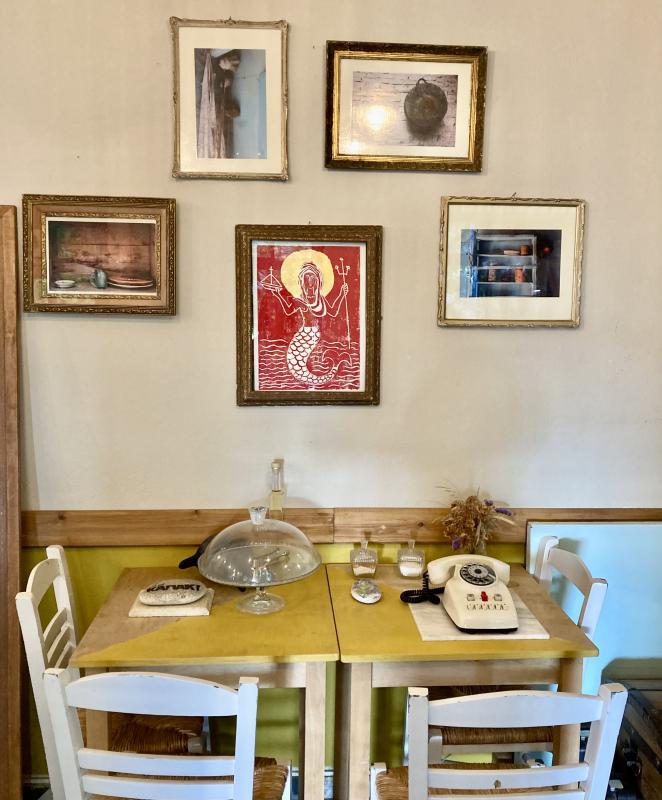 Bilden är tagen av Symplexis. Det är en bild inspirerad av en lokal folksaga från ön Tinos. Bilden är tagen av Symplexis. Det är en bild inspirerad av en lokal folksaga från ön Tinos.